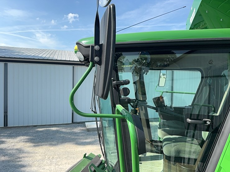 2010-john-deere-9670-sts-image-93
