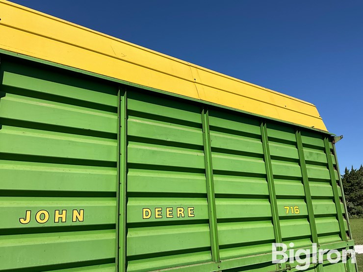 john-deere-716-image-11