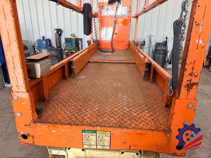 2017-jlg-2632es-image-22