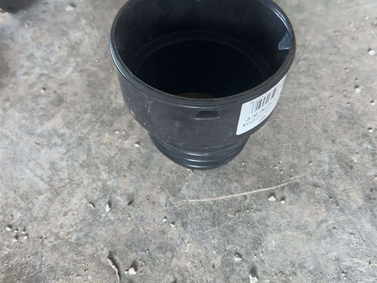 assorted-plumbing-and-drainage-fittings-including-oatey-twist-n-set-flange-image-6
