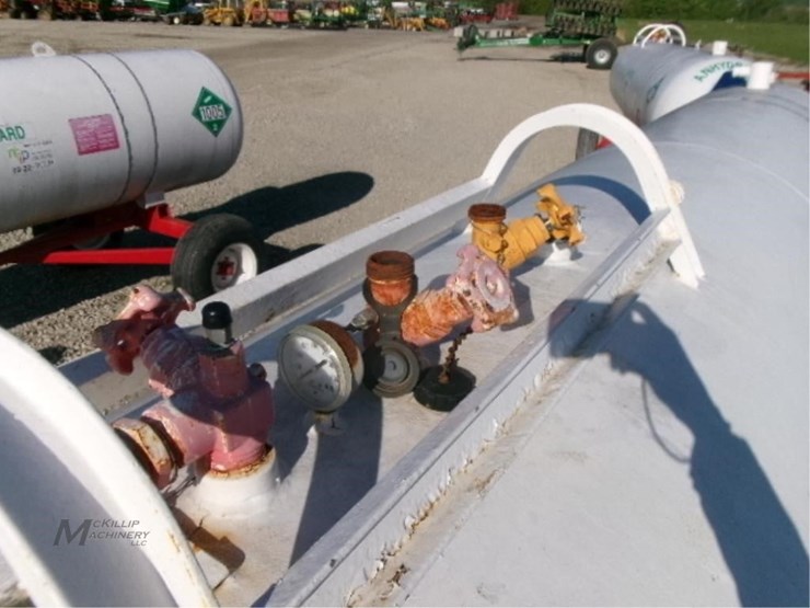anhydrous-tank-on-gear-3370-image-3