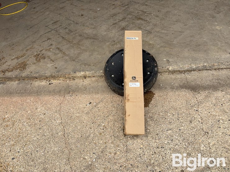 john-deere-ah176841-planter-hydraulic-cylinder-image-2