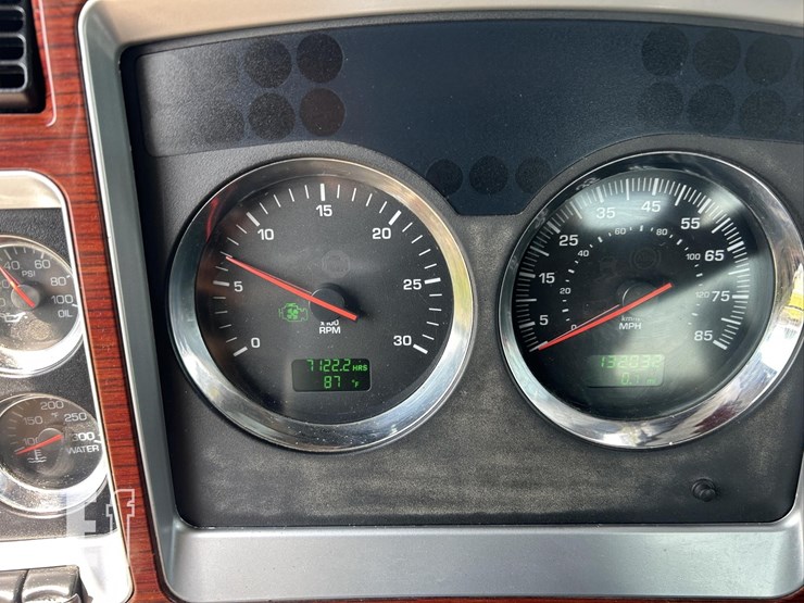 2007-kenworth-w900-image-22