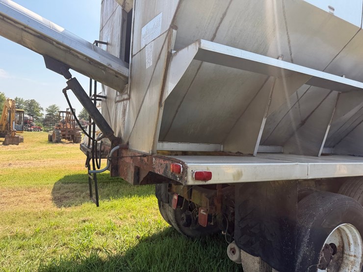#52611-•-1985-freightliner-single-cab-t/a-fertilizer-truck-2fupysyb5fh254590-inv#52611-image-24
