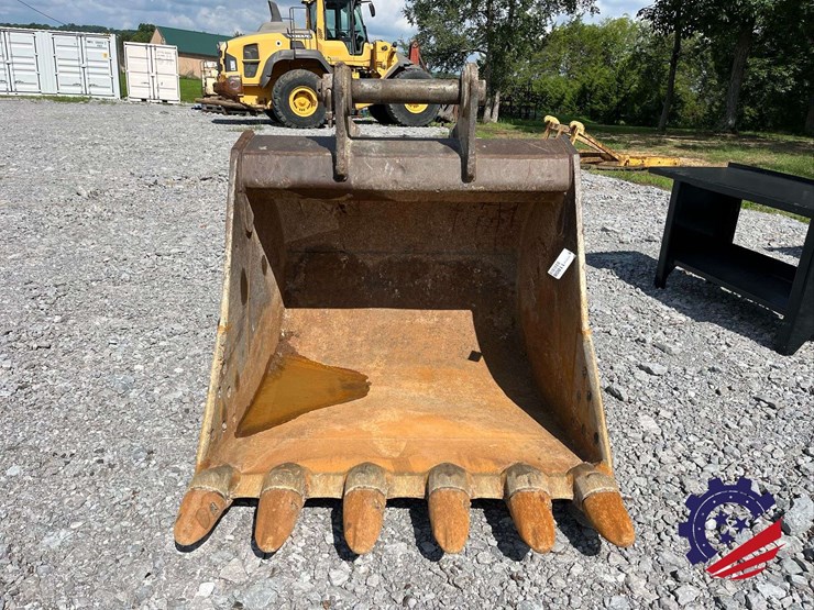 wb-54”-bucket-w/-teeth-image-5