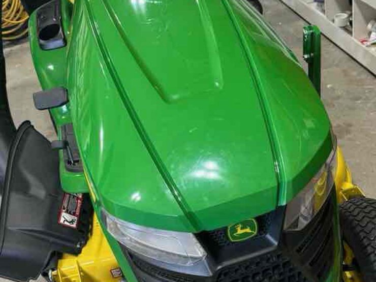 2021-john-deere-x370-image-1