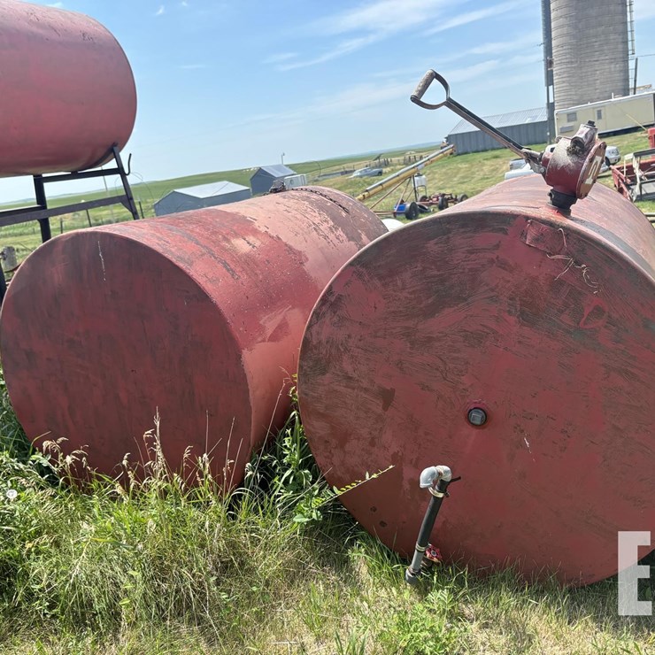 2X 550 GAL FUEL TANKS 6418