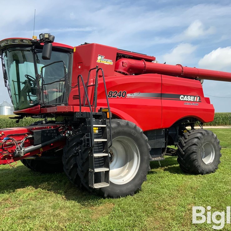 2017 CASE IH 8240