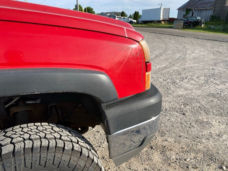 2005-chevrolet-2500-image-11
