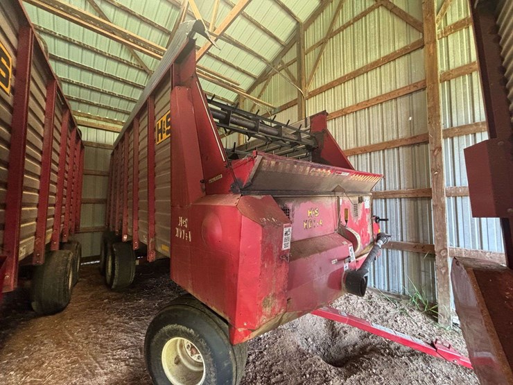 h&s-7+4-hd-silage-wagon-image-1