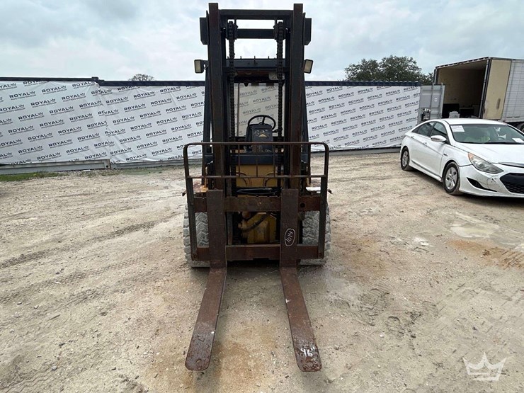 1992-caterpillar-vc110f-11,000lb-diesel-forklift-image-27