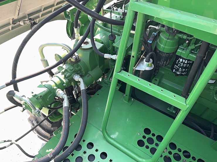 2010-john-deere-9670-sts-image-77