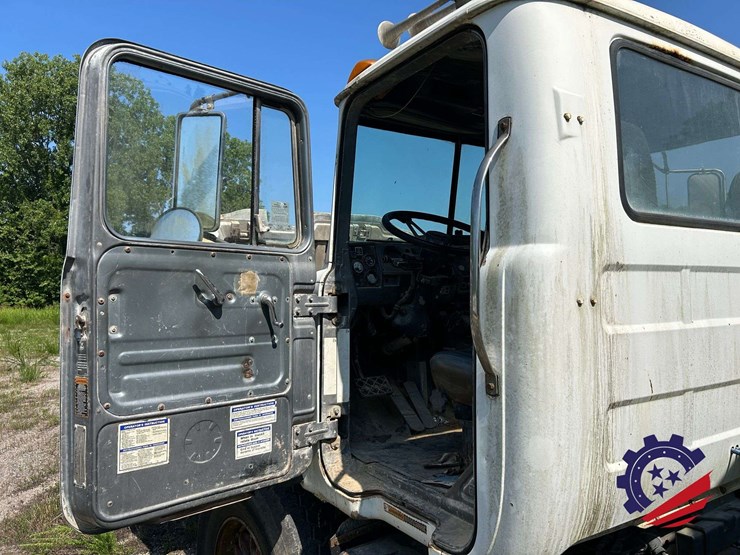 1998-mack-dm690s-image-70