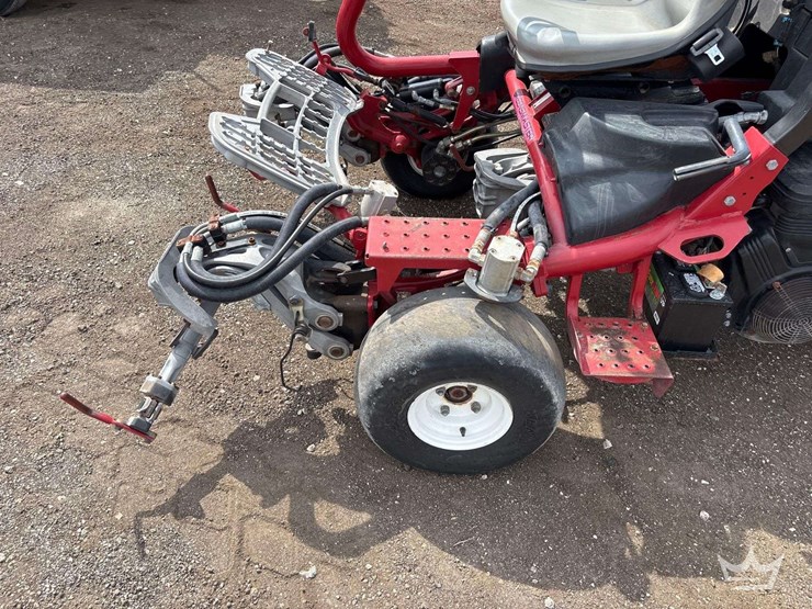 green-master-3300-mower-image-10