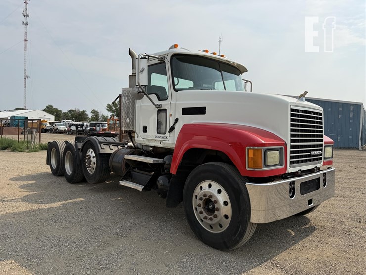 2012-mack-pinnacle-chu613-image-2