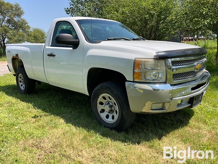 2012-chevrolet-silverado-2500-image-3