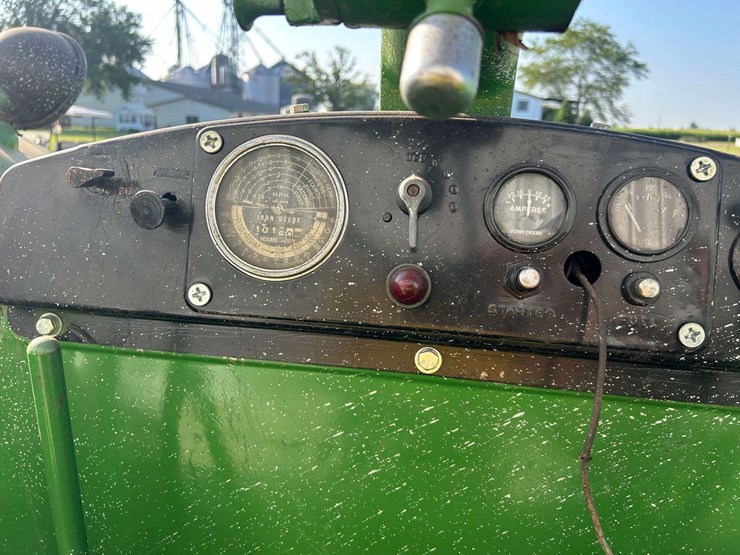 john-deere-830-image-13