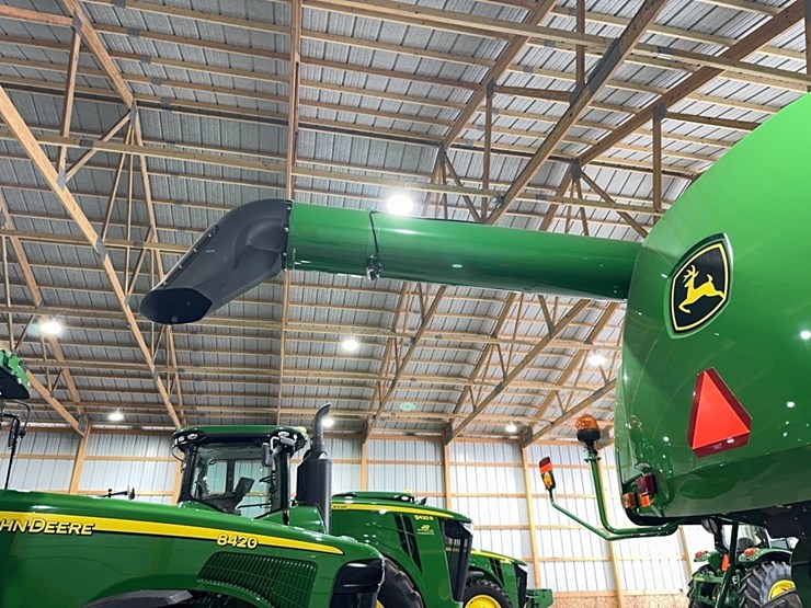 2010-john-deere-9670-sts-image-130