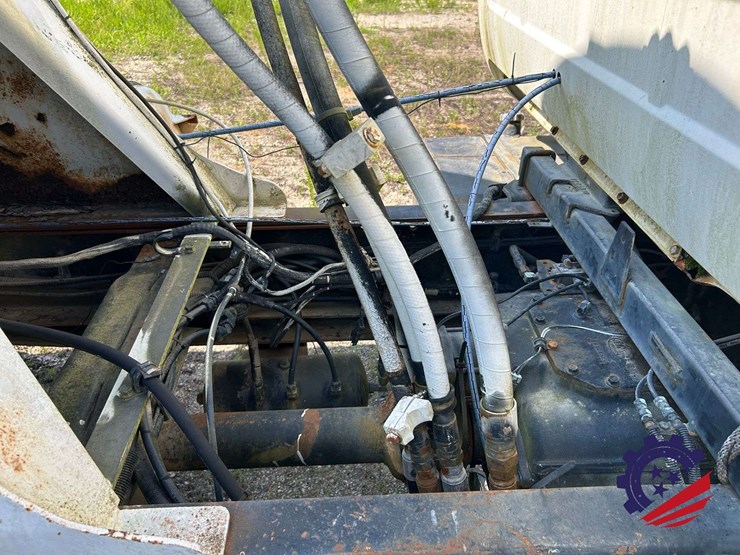 1998-mack-dm690s-image-47