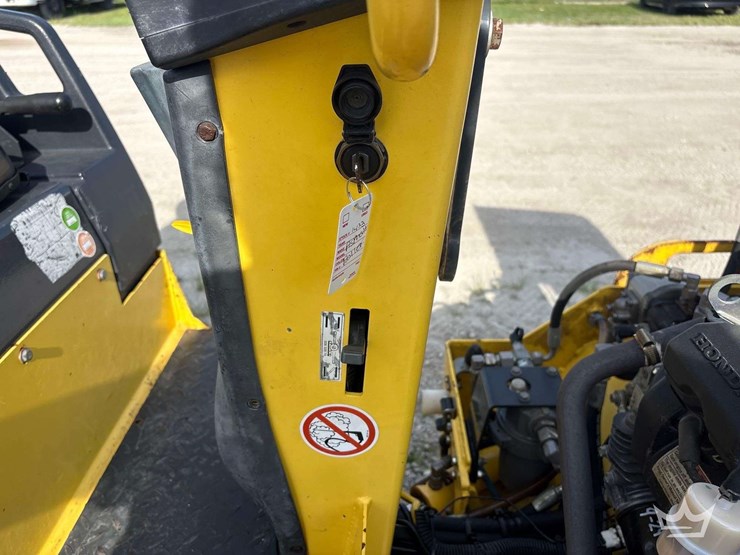 2019-bomag-bw900-50-vibratory-tandem-smooth-drum-roller-image-22
