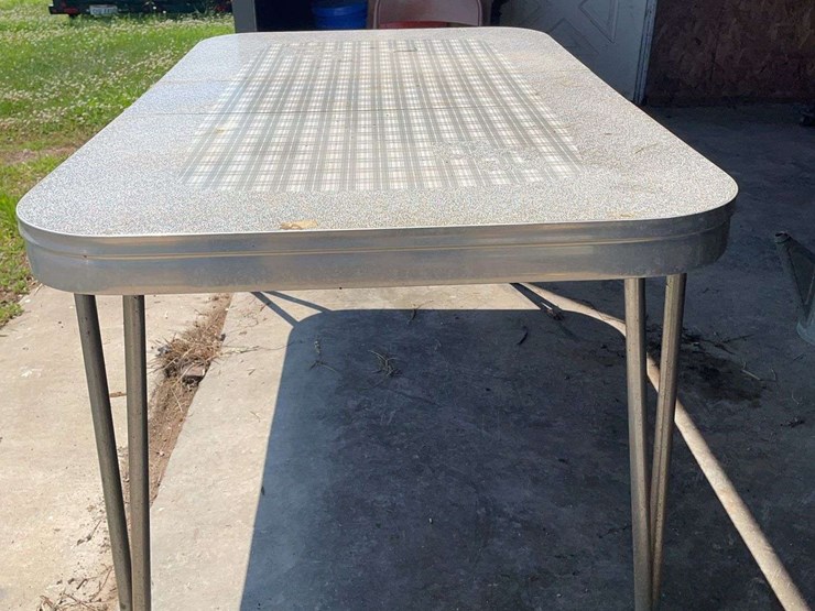 fermica-top-table-with-leaf-image-5