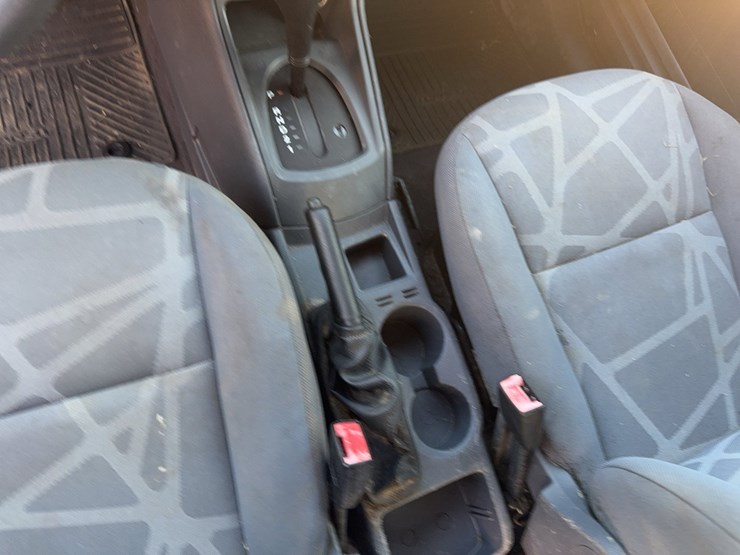 2010-ford-transit-connect-image-28
