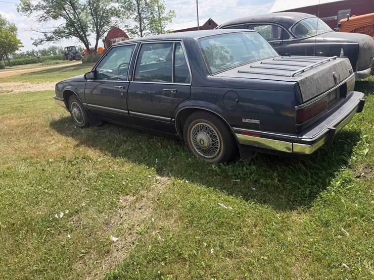 1988-buick-lesabre-custom-sedan-image-4
