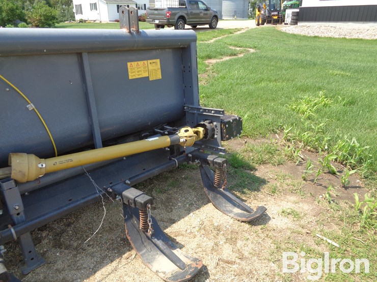 2011-john-deere-a-image-16