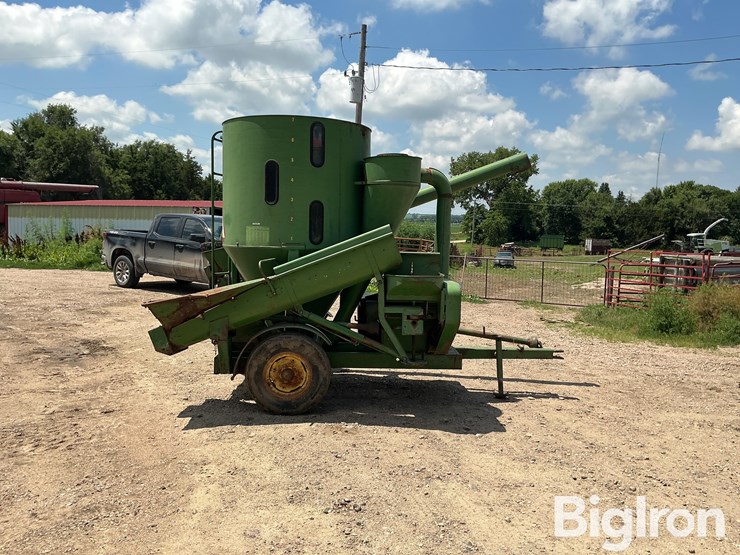 john-deere-400-image-4