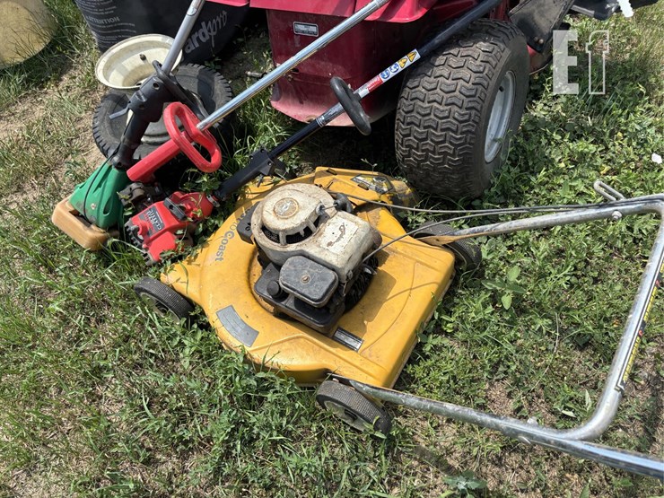 assortment-of-lawn-mowers,-weed-eaters,-string-tim-image-5