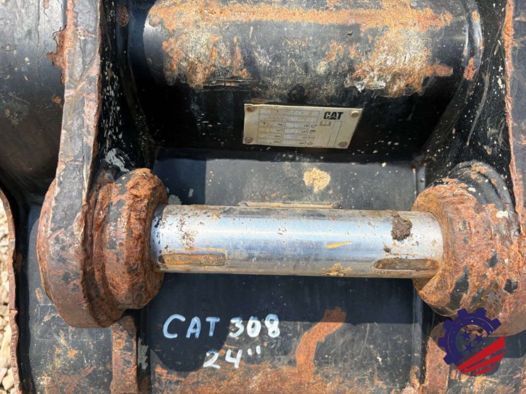 caterpillar-24-image-9