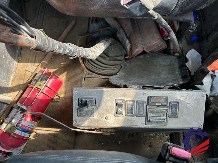 1998-mack-dm690s-image-88