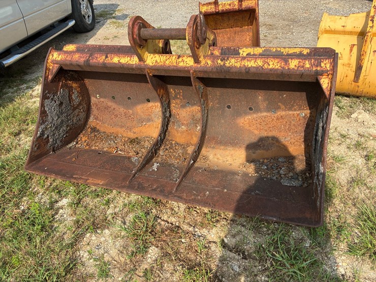 #2430-•-ditching-bucket-image-1