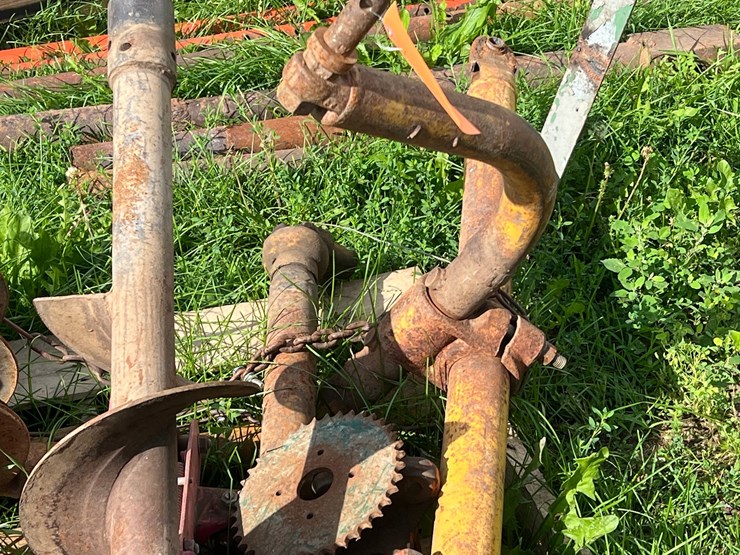 #9926-•-post-hole-digger-for-tractor-with-extra-auger-image-7