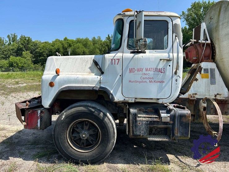 1997-mack-dm-concrete-mixer-truck-image-18