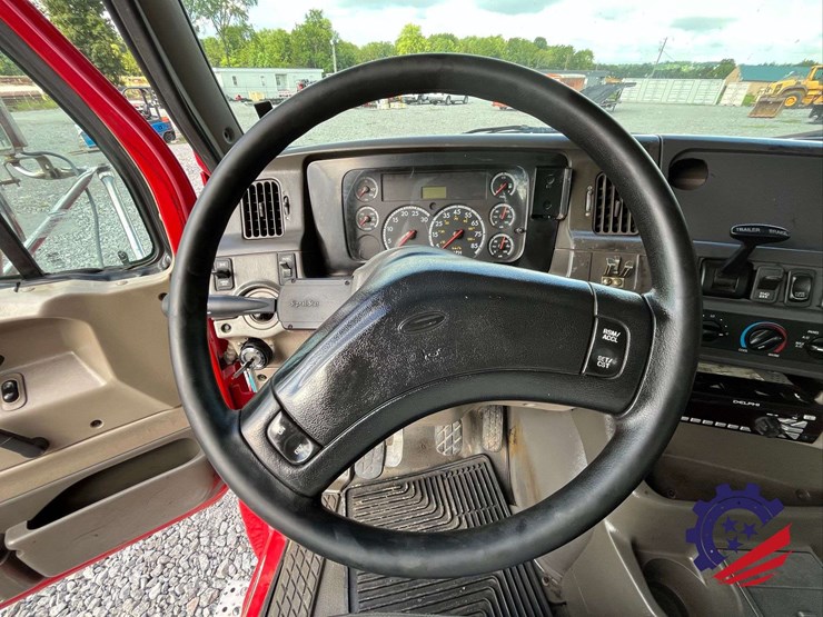2007-sterling-l9500-image-78