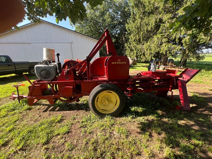 #9902-•-new-holland-square-baler-image-2