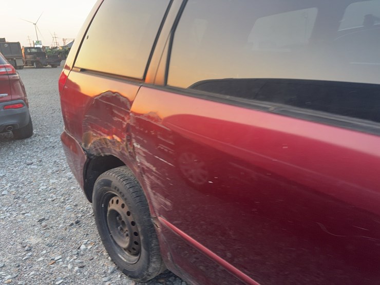 2004-toyota-sienna-image-8