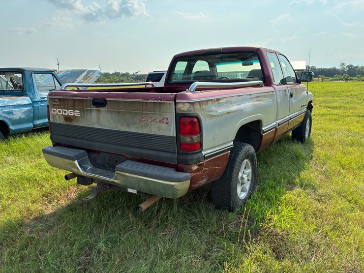 1996-dodge-ram-1500-image-3