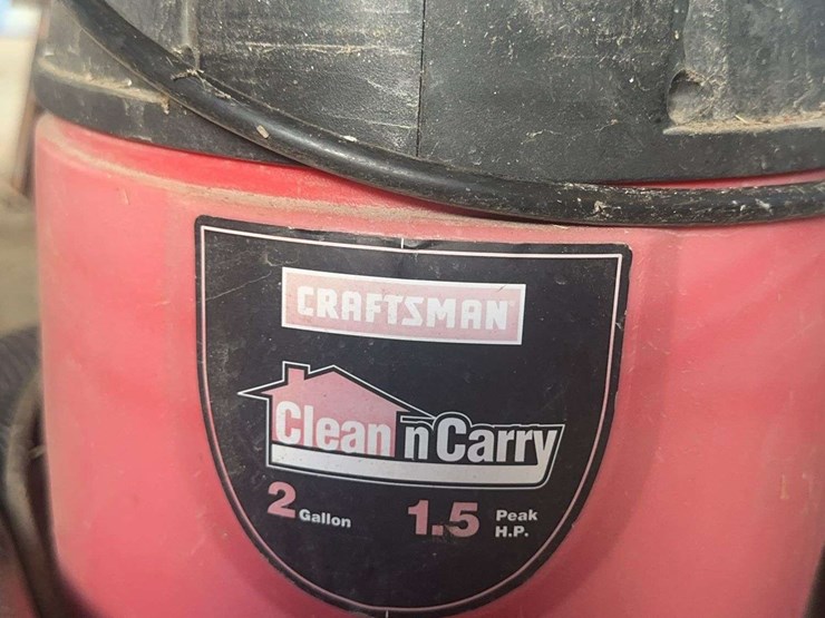 craftsman-clean-n-carry-2-gallon-wet-dry-vacuum-with-filter-image-6