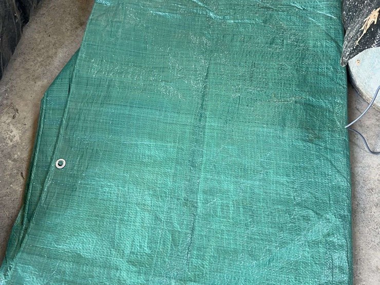 assorted-utility-tarpaulins-with-bungee-cords-and-storage-bucket-image-6
