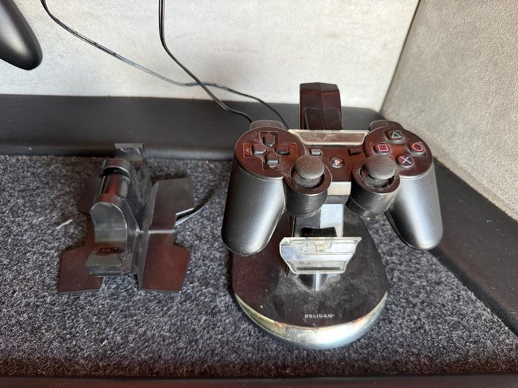 #63-•-2016-lark-20'-gaming-trailer-�-fully-equipped-image-41