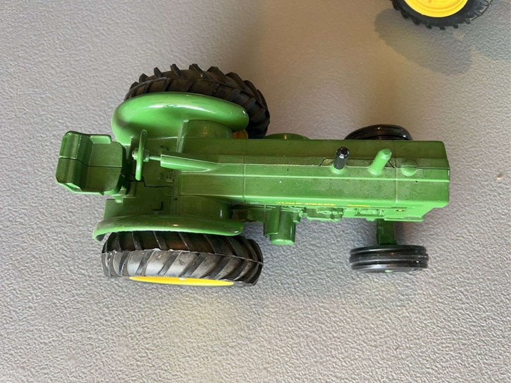 john-deere-16-image-3