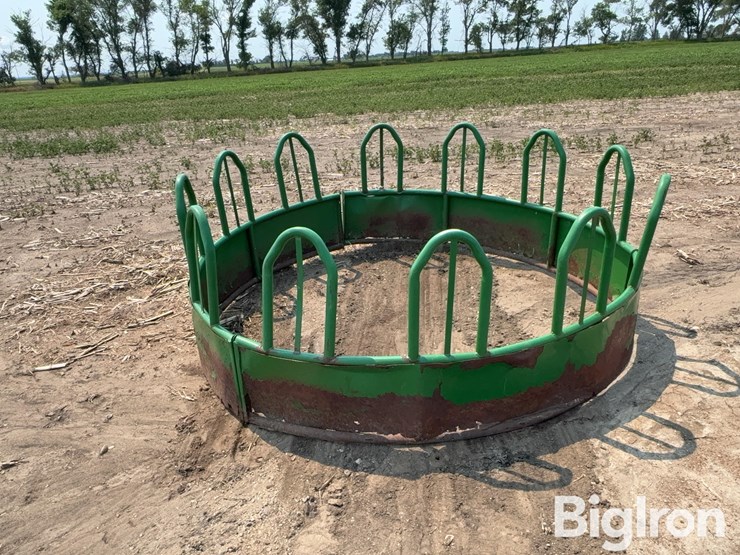 hw-steel-bale-feeder-image-2