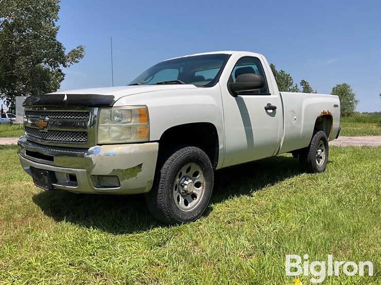 2012-chevrolet-silverado-2500-image-1
