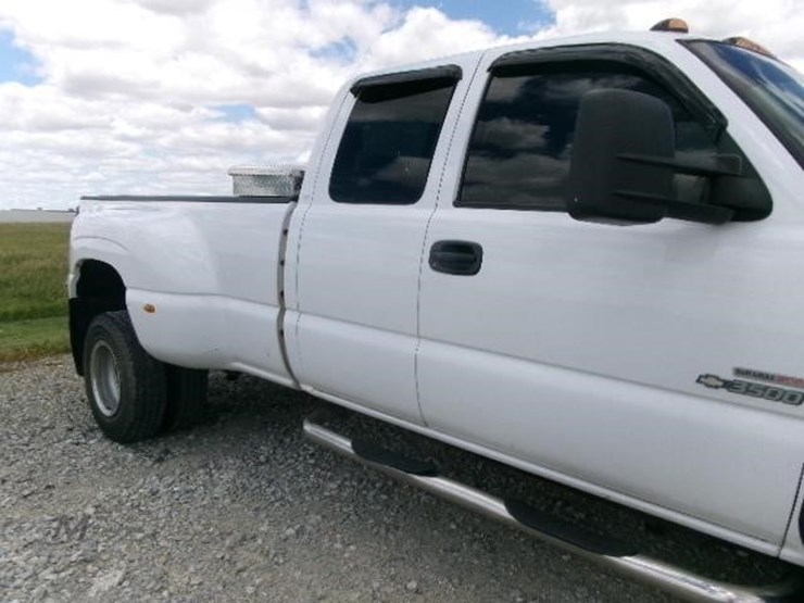 2001-chevrolet-silverado-3500-image-7