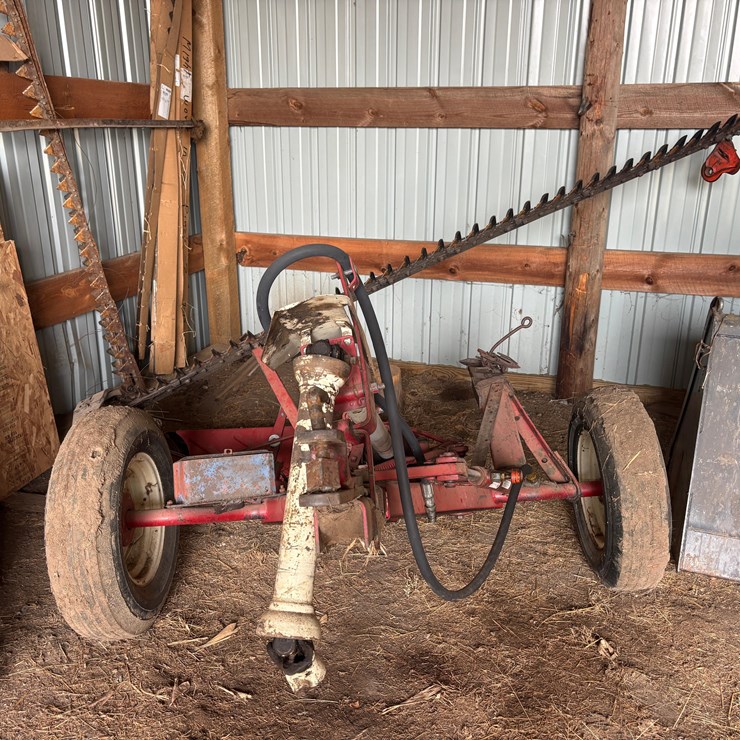 INTERNATIONAL 1100