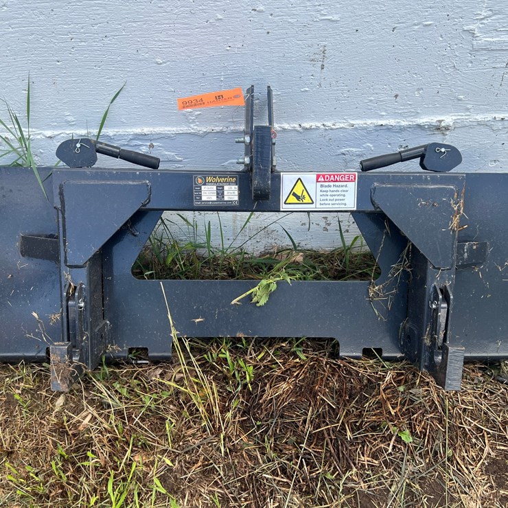 #9934 • Wolverine Quick Attach Skid Steer Plate