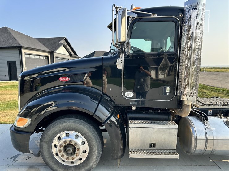 2012-peterbilt-386-image-31