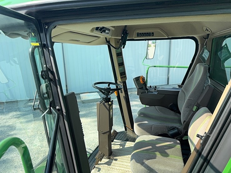 2010-john-deere-9670-sts-image-94